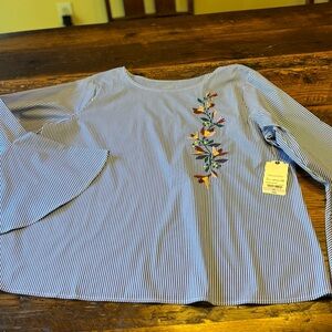 ✨Host pick ✨Ladies Blue & White Stripe Floral Embroidered Bell Sleeve To…